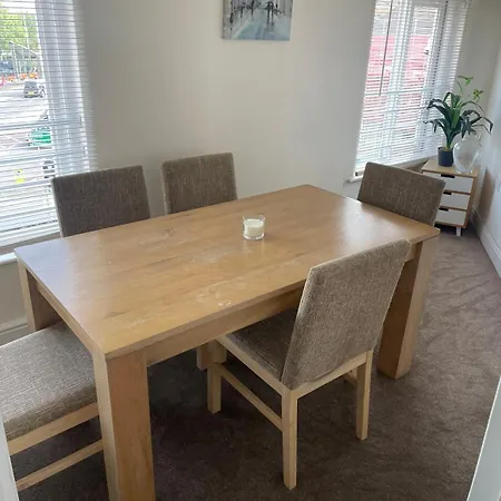 District 2bed * Workington